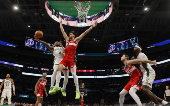 Link Nonton Milwaukee Bucks vs Sacramento Kings, Aksi Ryan Rollins Yang Makin Gila!