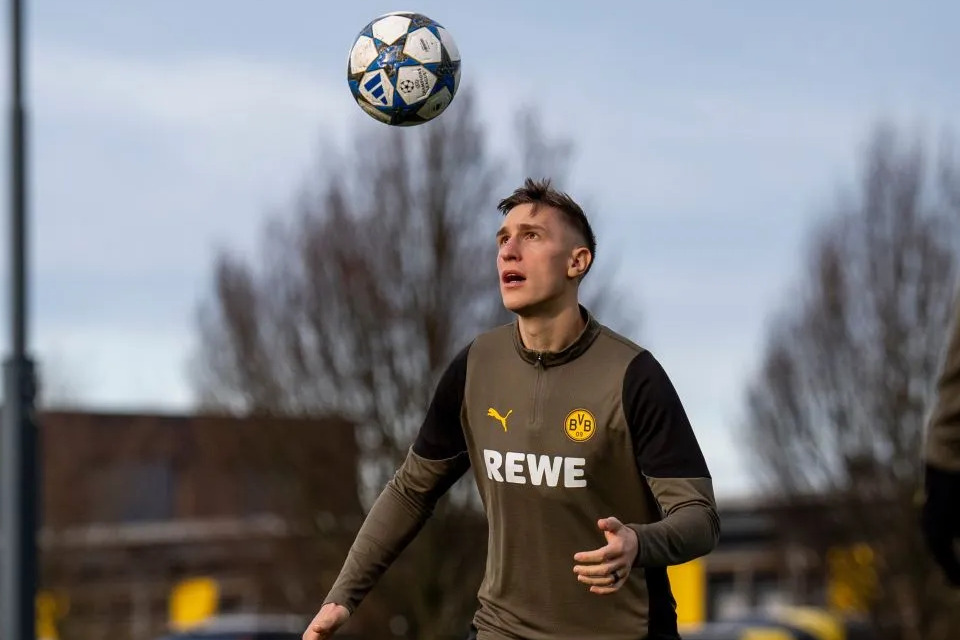 Borussia Dortmund Masih Negosiasi Kontrak Baru Nico Schlotterbeck