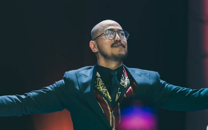 Pandji Pragiwaksono Dilaporkan Ke Polisi, Materi Stand Up Mens Rea Diduga Hina NU Dan Muhammadiyah Soal Tambang!