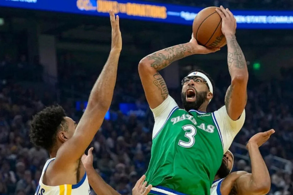 Anthony Davis Cedera Lagi, Dallas Mavericks Makin Ketar-Ketir Tanpa Kepastian Comeback