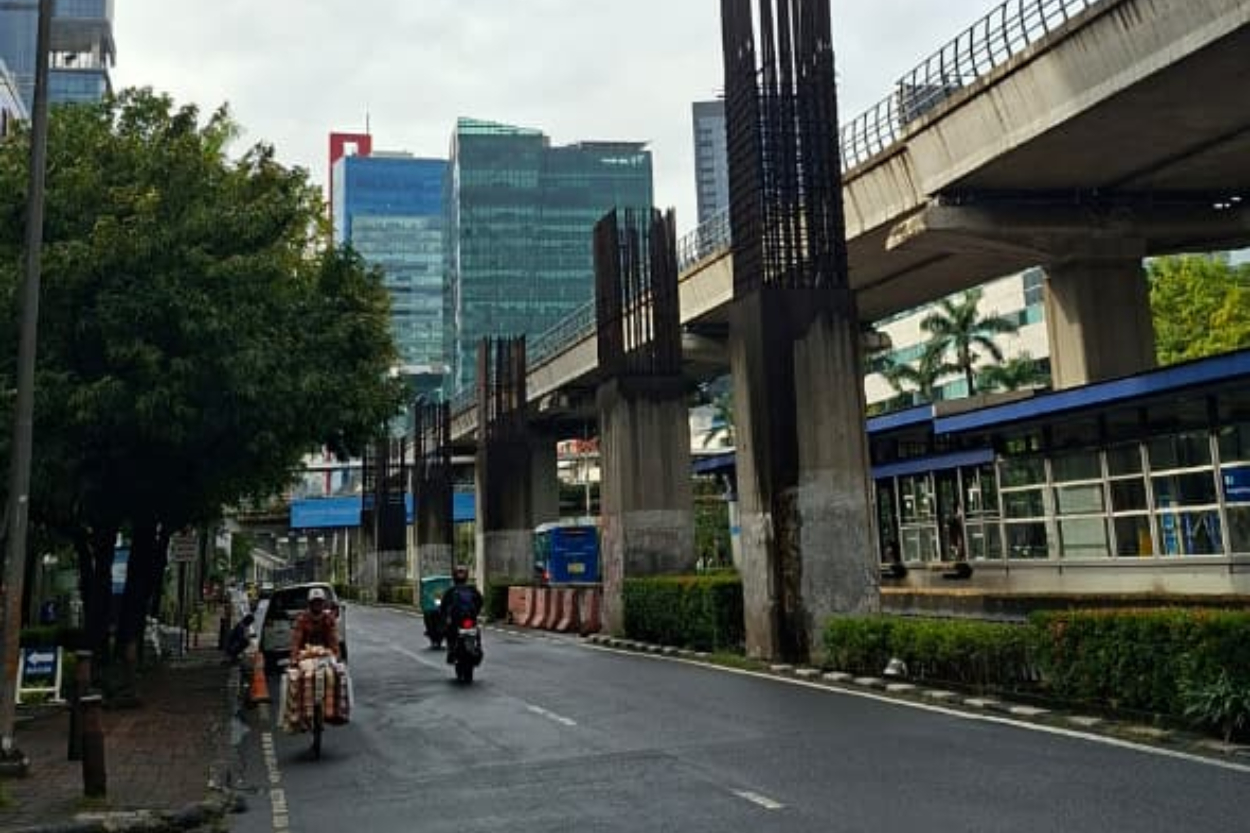 Jakarta Bersih-Bersih, Pemprov DKI Kucurkan Rp100 Miliar untuk Bongkar Tiang Monorel Mangkrak di Kuningan