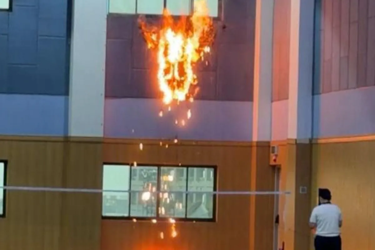 Petir Mengamuk! Sekolah Elite di PIK Terbakar, Kerugian Tembus Rp200 Juta