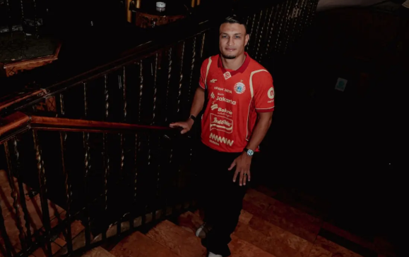 Alaeddine Ajaraie Resmi Ke Persija, Striker Haus Gol Asal Maroko Siap Guncang Gawang Lawan Di Super League!