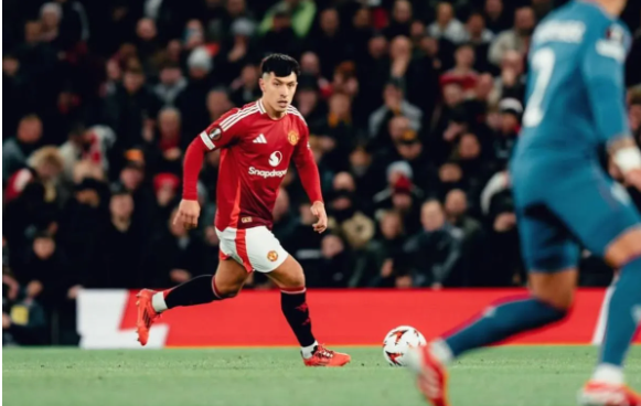 Lisandro Martinez Nyaris Pensiun Dini, Bek Manchester United Ini Sempat Menyerah Gegara Cedera ACL Parah!