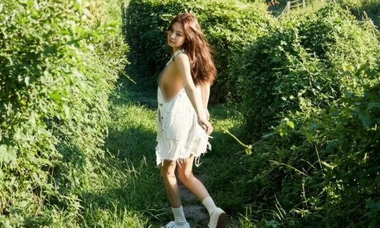 Jennie BLACKPINK Rilis Foto Berani Di Photobook J2NNI5, Intip Koleksi Terbatas Sang Idol Yang Bikin Heboh Fans!