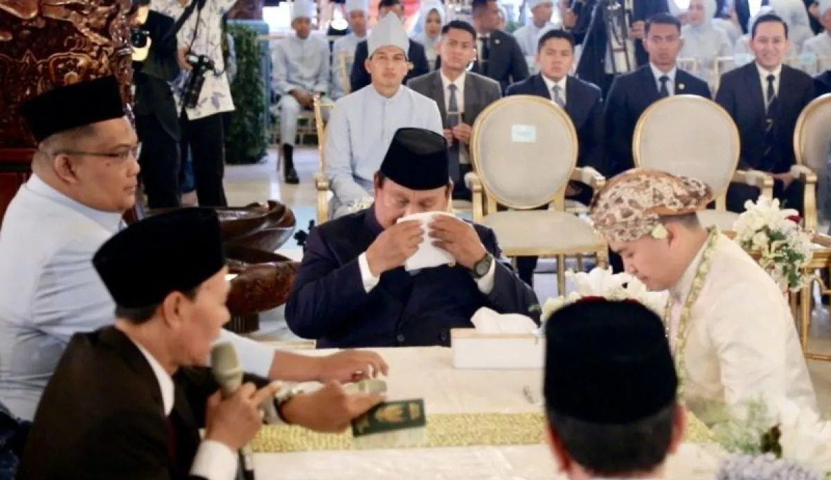 Prabowo Tak Kuasa Tahan Air Mata Saat Jadi Saksi Nikah Sesprinya di TMII