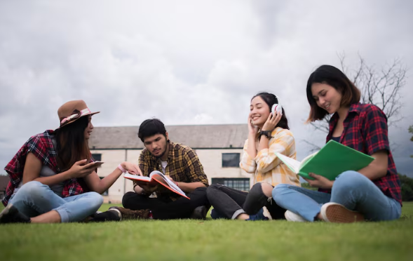 Alasan Circle Kuliah Gampang Bubar, Kenali 6 Pemicu Yang Bikin Geng Kampus Kamu Jadi Renggang!