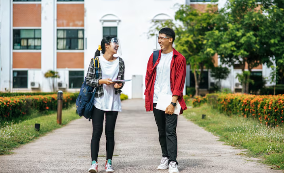 Tips Mempertahankan Hubungan Tetap Langgeng, Lakukan 5 Hal Ini Agar Pacaran Nggak Kandas Pasca Lulus Kuliah!