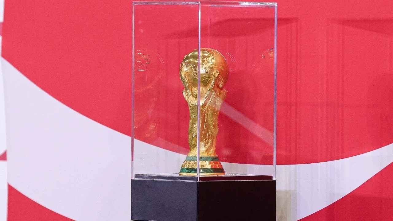 Indonesia Kembali Raih Kebanggaan! Trofi Asli Piala Dunia Dipamerkan di Jakarta
