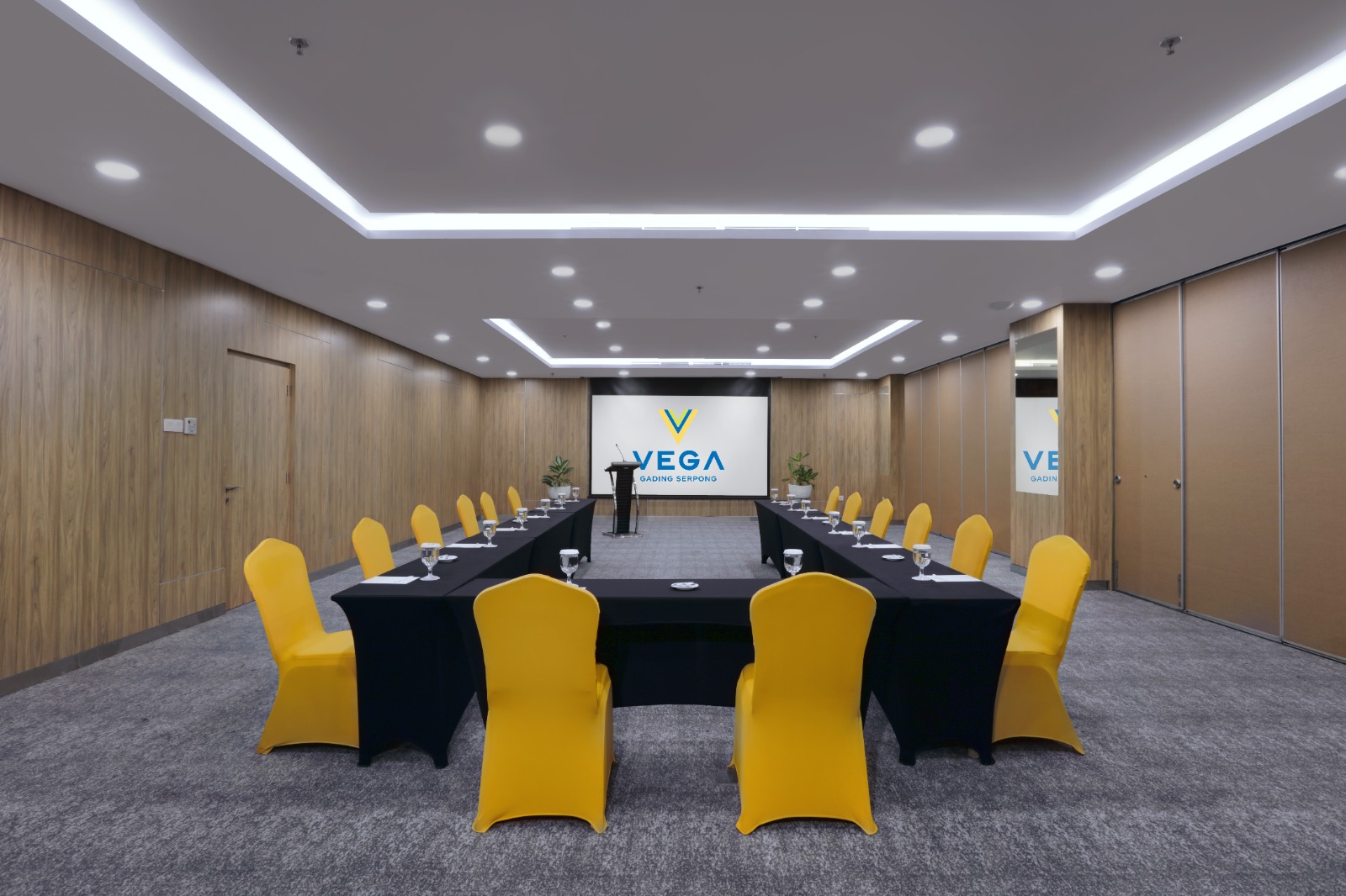 Cari Ruang Rapat Terjangkau? Vega Hotel Gading Serpong Tawarkan Paket Meeting Komprehensif dengan Lokasi Strategis