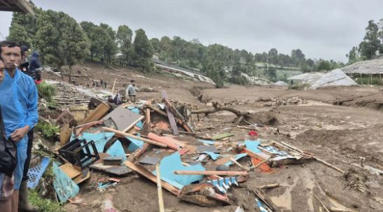 Longsor Cisarua Bandung Barat, 82 Warga Masih Hilang Tertimbun Tanah Di Lereng Gunung Burangrang