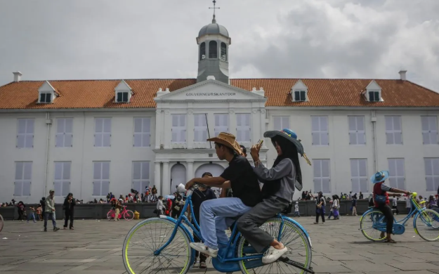Ryeo Un Twinkling Watermelon di Jakarta, Suasana Kota Tua Mendadak Heboh Gara-gara Aktor Korea Ini Syuting Film!