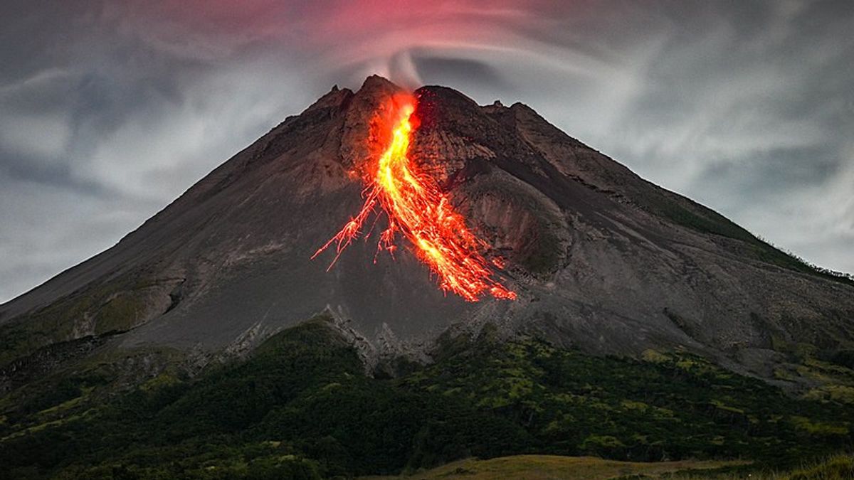 Waspada! Gunung Merapi Kembali Luncurkan Awan Panas