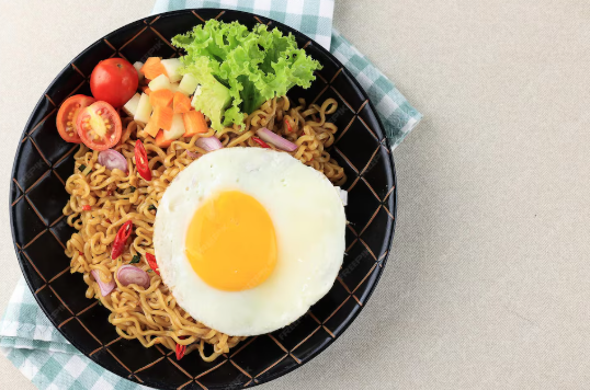 Bahaya Mi Instan bagi Remaja, Kenali Risiko Penyakit Serius Jika Nekat Makan Berlebihan!