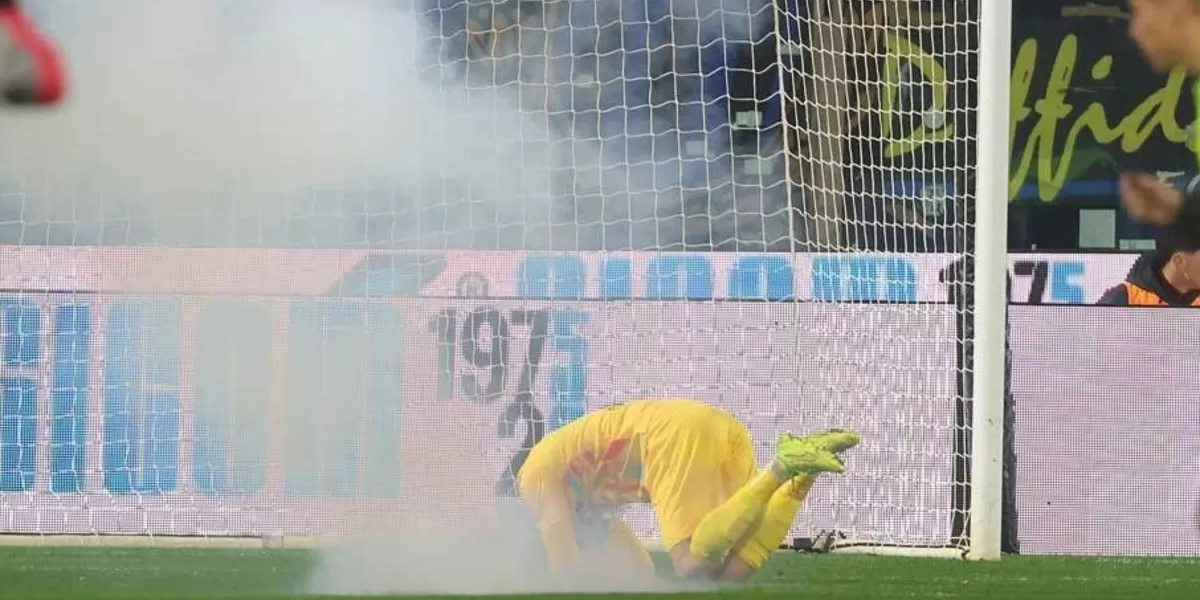 Ternyata Ini Pelaku Pelemparan Flare yang Membuat Kiper Timnas Emil Audero Tumbang!