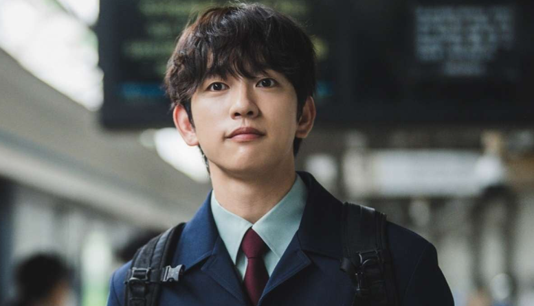 Jinyoung GOT7 Jadi Masinis Kereta, Intip Transformasi Kerennya di Drama Korea Terbaru Shining