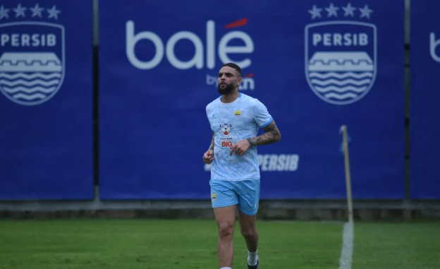 Layvin Kurzawa Ungkap Alasan Gabung Persib, Ternyata Ini Yang Bikin Mantan Bintang PSG Takjub