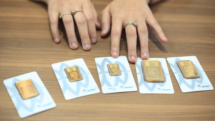Harga Emas Antam Hari Ini 4 Februari 2026: Naik Rp 102.000 per Gram, Cek Update Terbaru