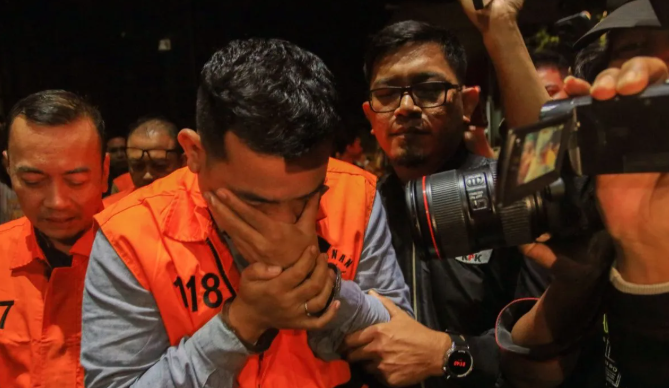 Kasus Impor Barang KW Makin Panas, Bos Blueray Cargo Menyerahkan Diri ke KPK Usai Sempat Buron