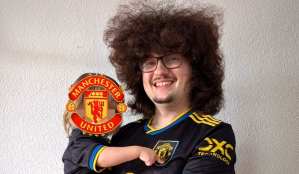 Tinggal Selangkah Lagi, Nazar Fans Manchester United Ini Hampir Terwujud