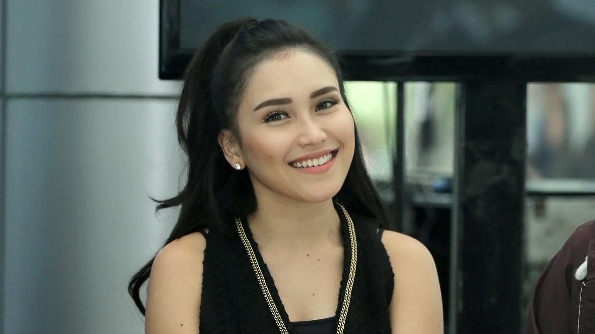 Ayu Ting Ting Dirawat di Rumah Sakit, Demam Turun tapi Kondisi Tubuh Masih Lemas