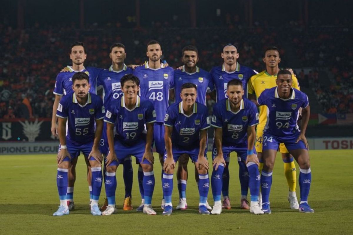 Pressing Ratchaburi Bikin Panik! Ini Alasan Lini Belakang Persib Mudah Jebol