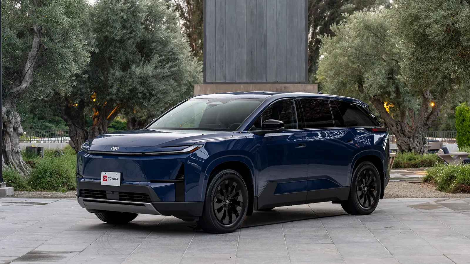 Toyota Perkenalkan Highlander 2027, Listriknya Penuh Maksimal!