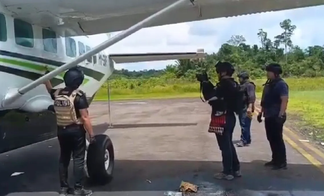 Penembakan Pesawat di Papua, KKB Serang Smart Air Saat Mesin Baru Menyala di Karowai