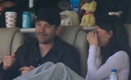 Tobey Maguire Kencani Model 20 Tahun, Bintang Spider-Man Kepergok Nonton Super Bowl Bareng Mishka Silva