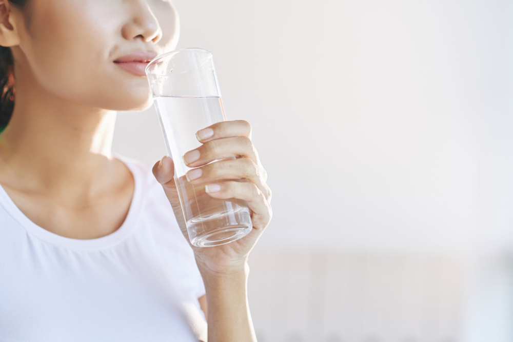 Aturan Minum 8 Gelas Sehari saat Puasa Ramadan 2026: Tips Cegah Dehidrasi dengan Pola 2-4-2