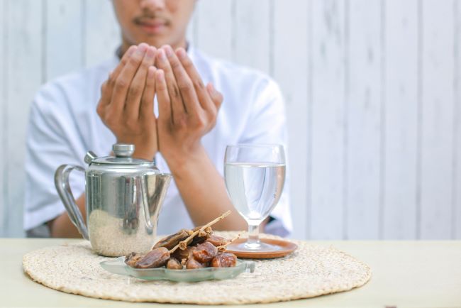 Cara Diet Saat Puasa Biar Berat Badan Turun Tanpa Tersiksa, Tetap Sehat dan Konsisten