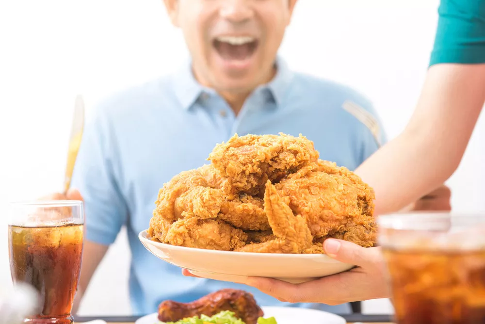 6 Makanan yang Sebaiknya Dihindari Saat Buka Puasa agar Perut Tidak Kaget