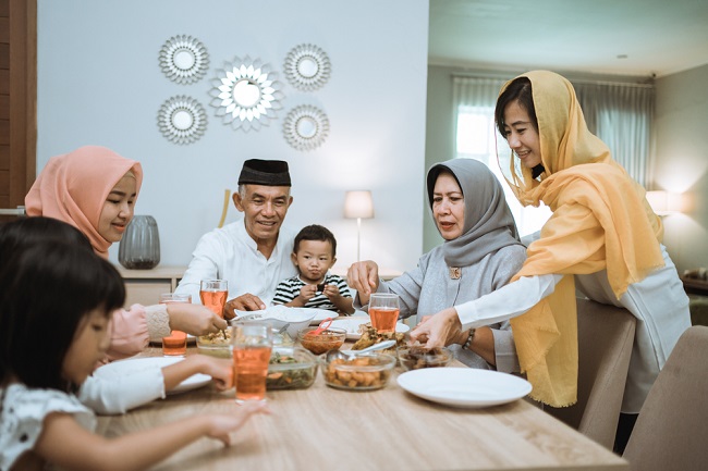 Jadwal Buka Puasa Ramadan 2026 Sudah Keluar Ini Cara Download dan Aturan Berbuka di KRL