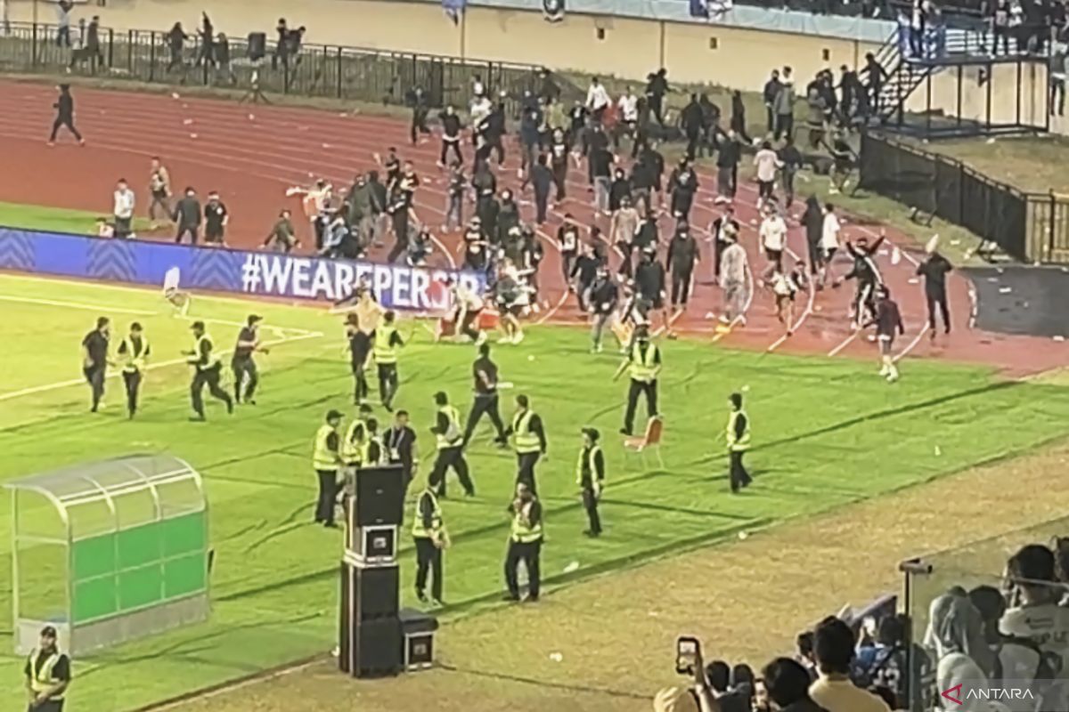 Persib Menang Tapi Tersingkir, Bojan Hodak Kecewa Kericuhan Suporter Terjadi di GBLA