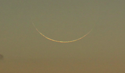 Apa Itu Hilal Ramadan? Fenomena Langit yang Bikin Deg-degan Tiap Ramadhan Ini Ternyata Ada Penjelasannya