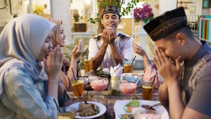 Wajib Tahu! Doa Buka Puasa Ramadan Arab, Latin, dan Terjemahan Lengkap