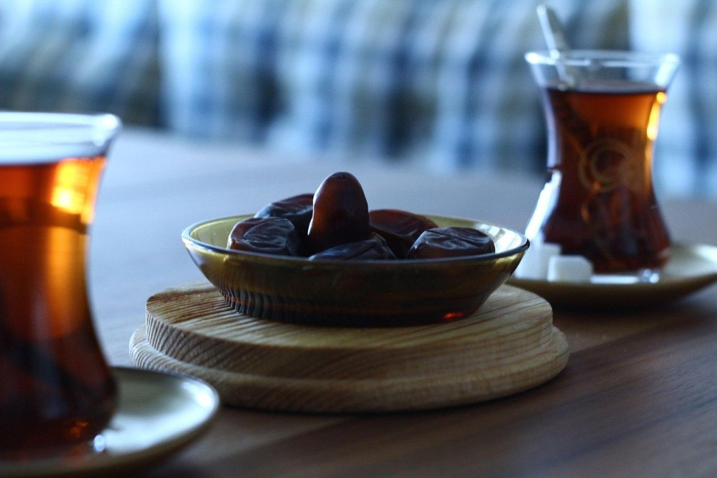 Sering Dianjurkan, Tapi Benarkah? Ini Fakta Sesungguhnya Soal Berbuka Puasa dengan Makanan Manis