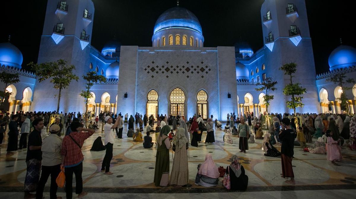 Tarawih 8 atau 20 Rakaat? Ini Penjelasan Dalil yang Sering Disalahpahami