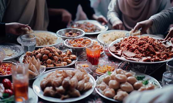 Menu Buka Puasa Sehat, Ini Alasan Kenapa Kamu Harus Stop Kebiasaan Makan Gorengan Dan Manis Berlebihan!