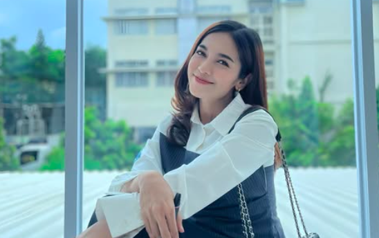 Profil Lindi Fitriyana, Sosok Cantik yang Dikabarkan Akan Menikah dengan Virgoun