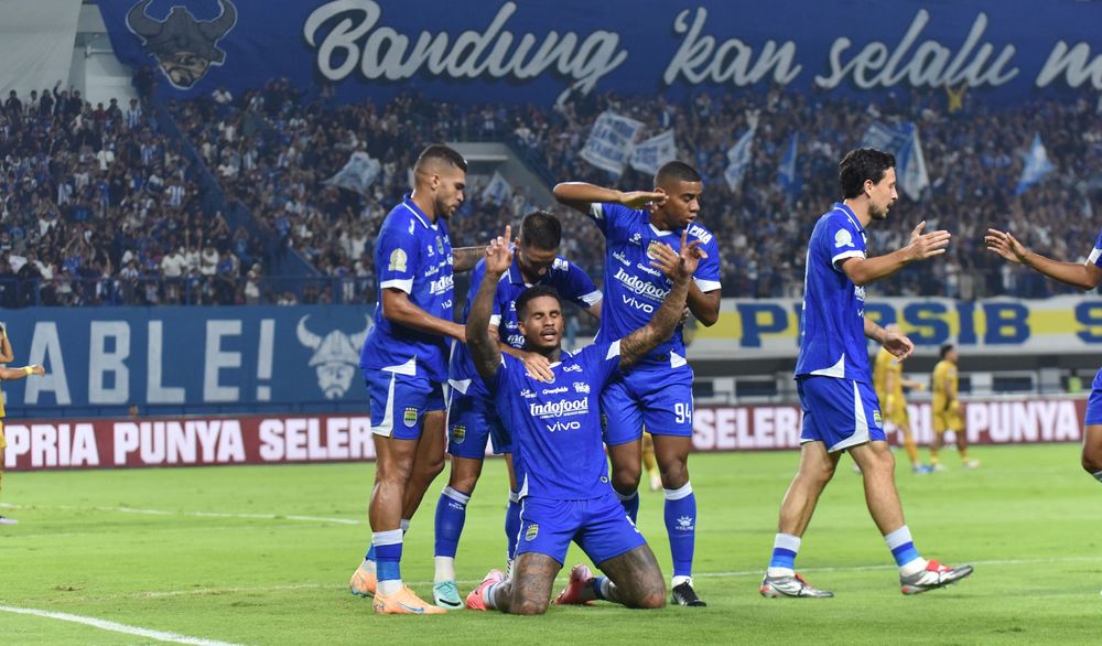 Prediksi Persib vs Madura United Malam Ini: Klok dan Haye Siap Kuasai Lini Tengah?