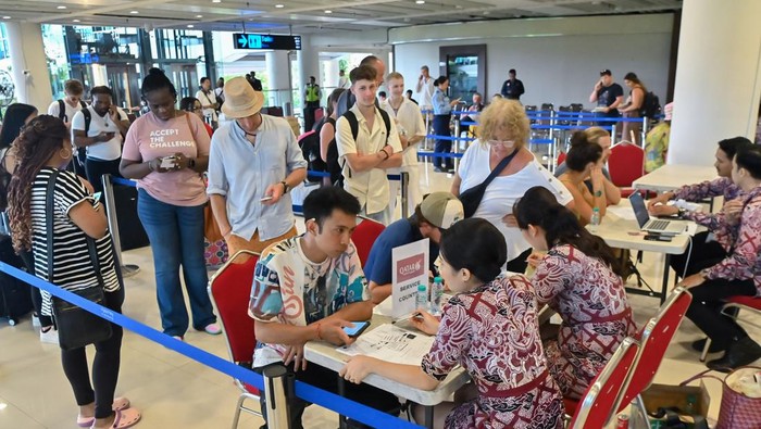 Penerbangan Terdampak Konflik Timur Tengah, Sejumlah WNA Tertahan di Bali