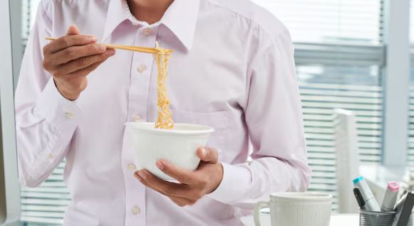 Penyebab Cepat Lapar Saat Puasa, Jangan Kebanyakan Makan Karbo Pas Sahur Kalau Nggak Mau Tubuh Lemas!