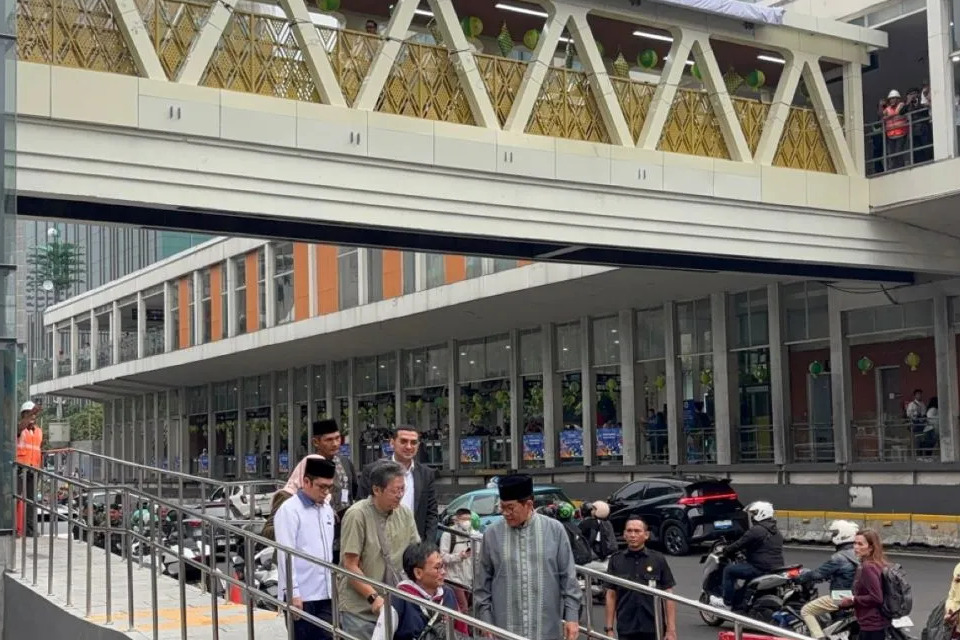 Pramono Resmikan Revitalisasi JPO Sarinah, Kini Dilengkapi Lift dan Trotoar Lebih Lebar