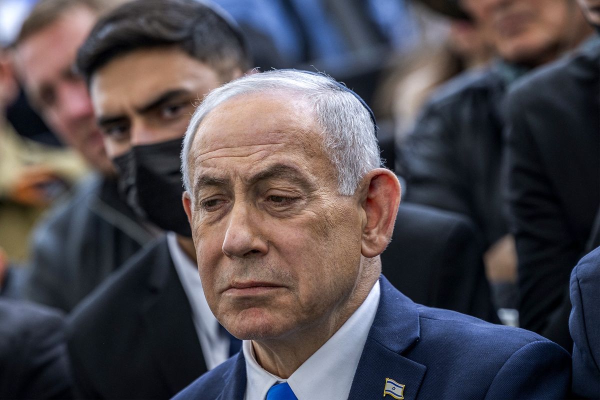 Foto Netanyahu Tertimpa Reruntuhan Usai Diserang Iran Viral di X, Bener atau Hoaks?