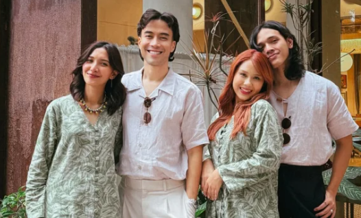 Nadin Amizah Ceritakan Detik Terakhir Vidi Aldiano, Tangis Pecah Di Atas Panggung Sparkle On Sound Saat Kenang Kepergian Kakak Ipar