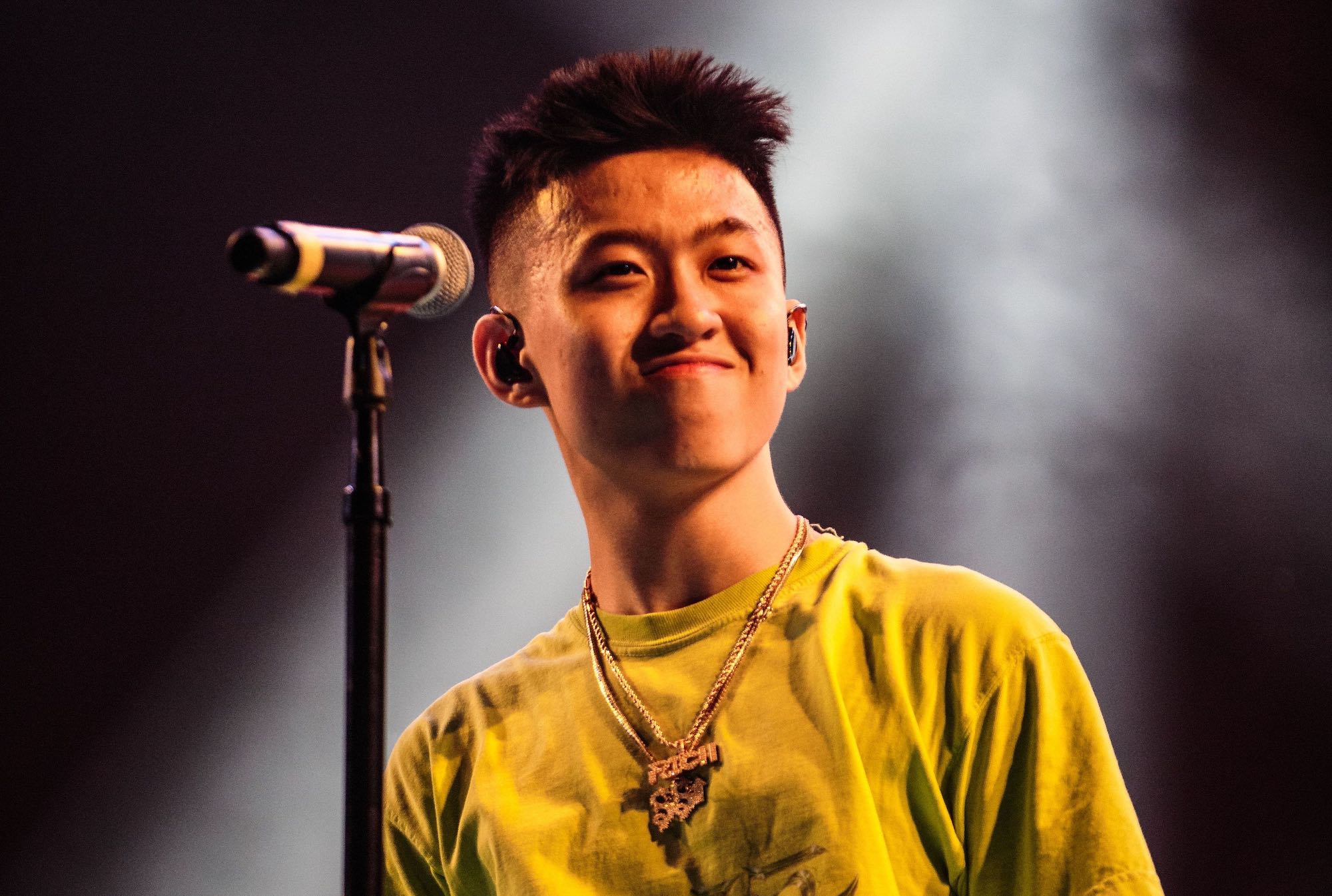 Rich Brian Bikin Dallas Bergemuruh! Ribuan Fans Padati Konser Tur Album Barunya