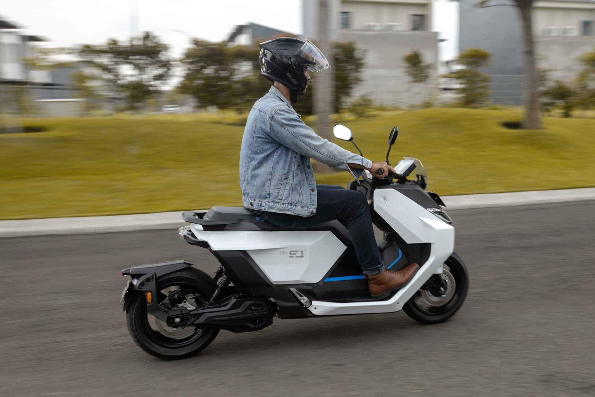 Ingin Mudik Pakai Motor Listrik? Ini Tips Penting Agar Perjalanan Tetap Aman dan Lancar