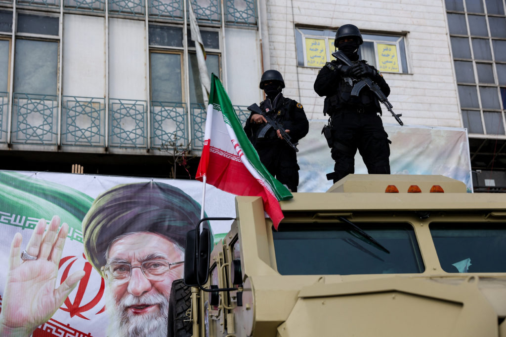 Laporan Newsweek Soroti Posisi Iran dalam Konflik dengan AS dan Israel