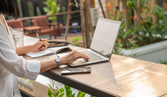 Apakah pegawai freelance dapet THR, Cek Aturan Menaker dan Cara Menghitung Nominalnya!